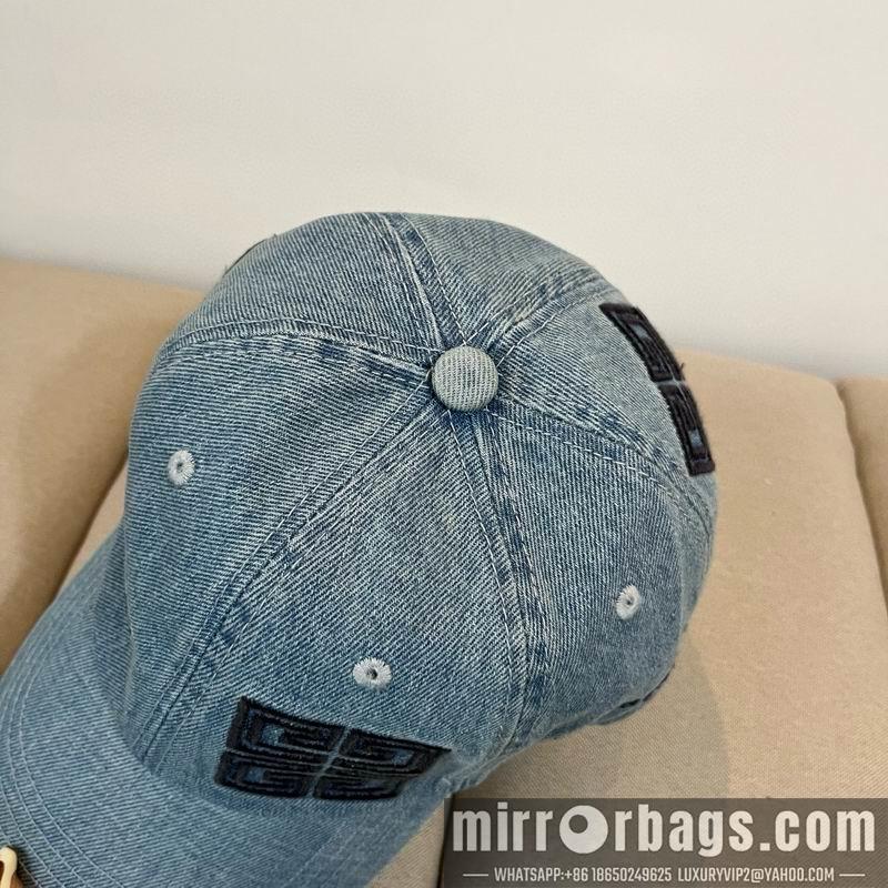 Givenchy Hat dx10