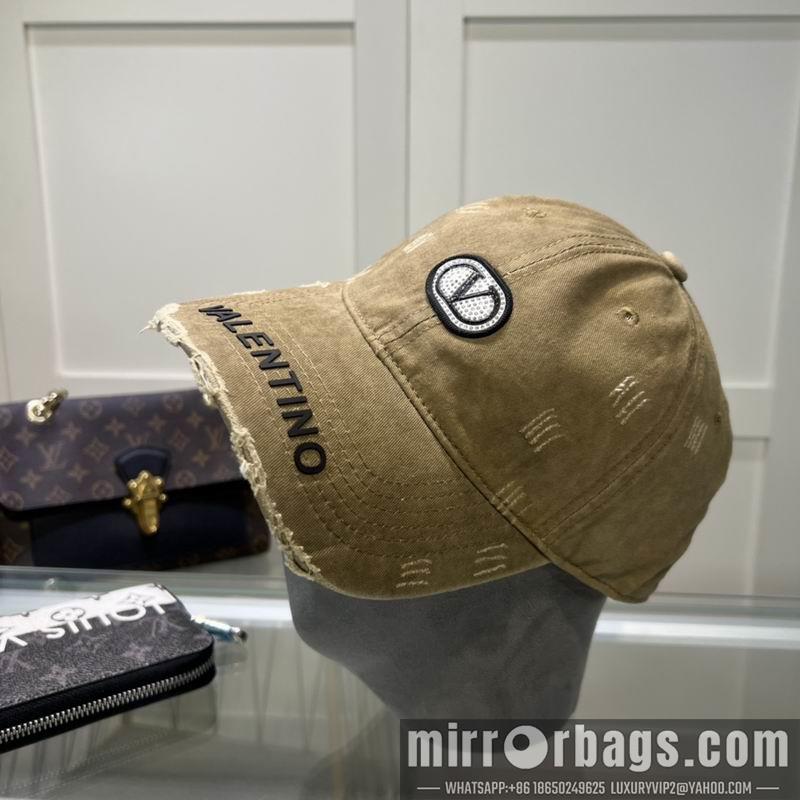 Valentino Hat 042701