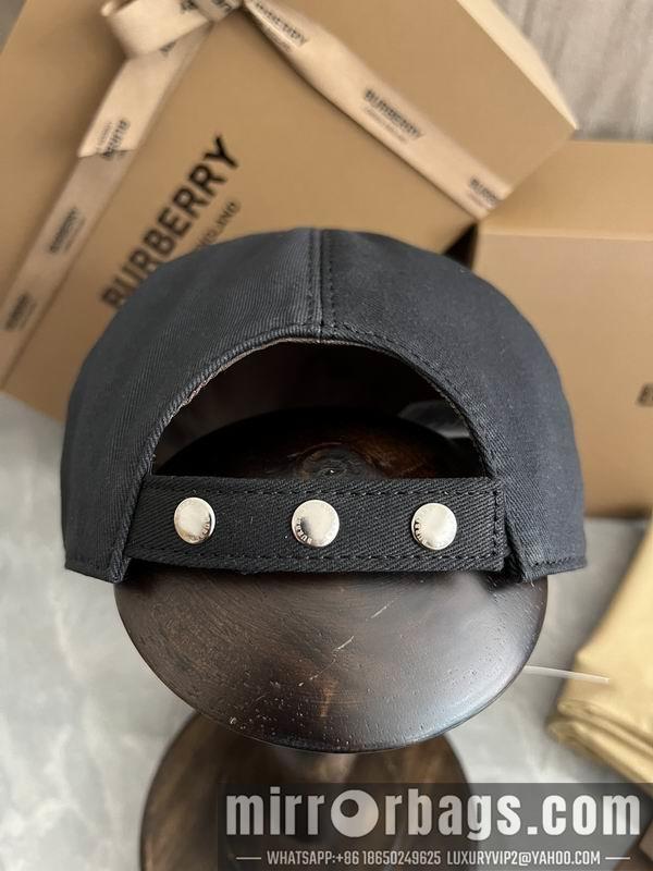 Burberry Hat dx40
