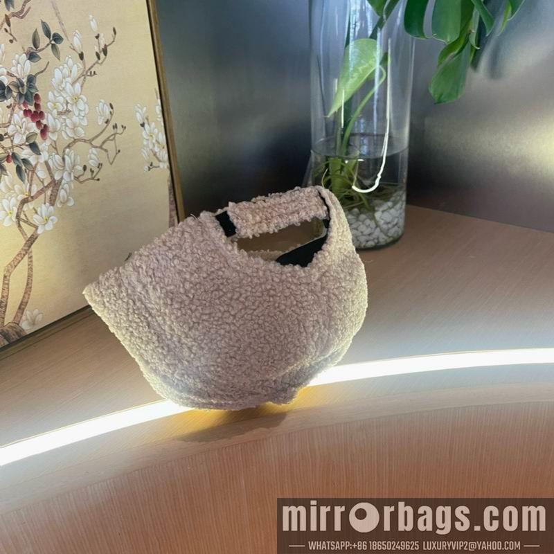 LV Hat 010601