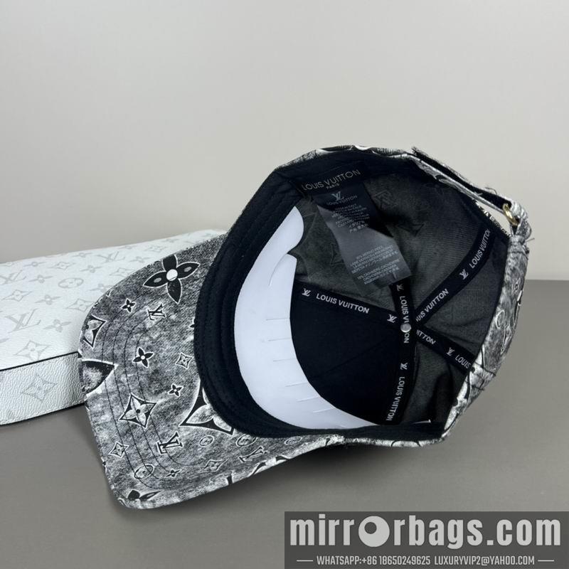 LV Hat dx52