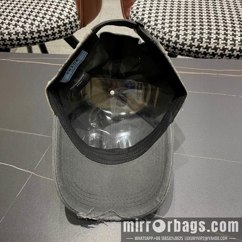 Prada Hat 090601