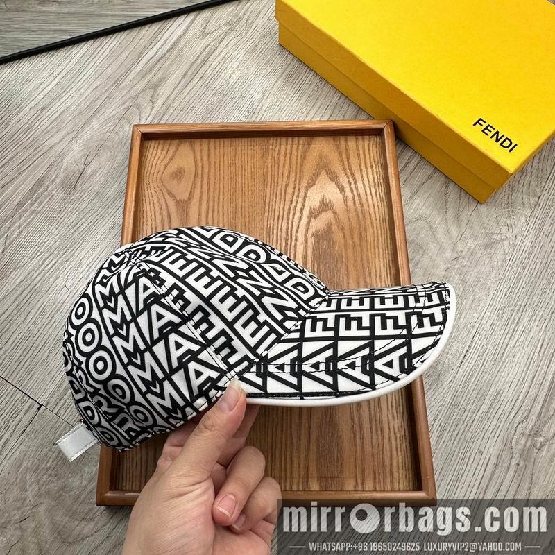 Fendi Hat dx102