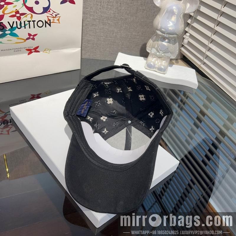 LV Hat 041703