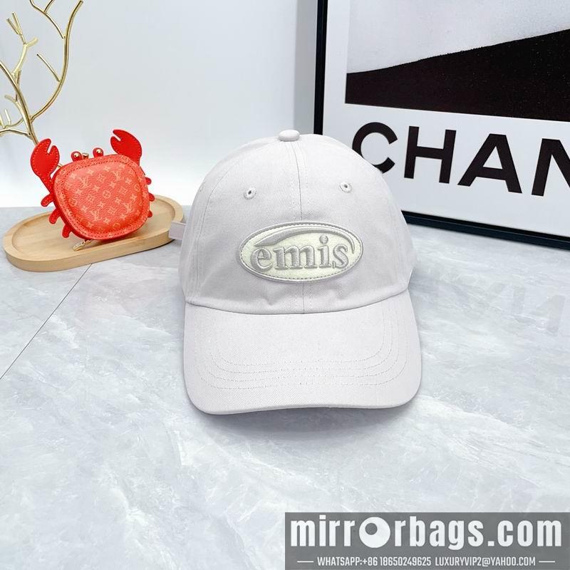 Emis Hat dx04