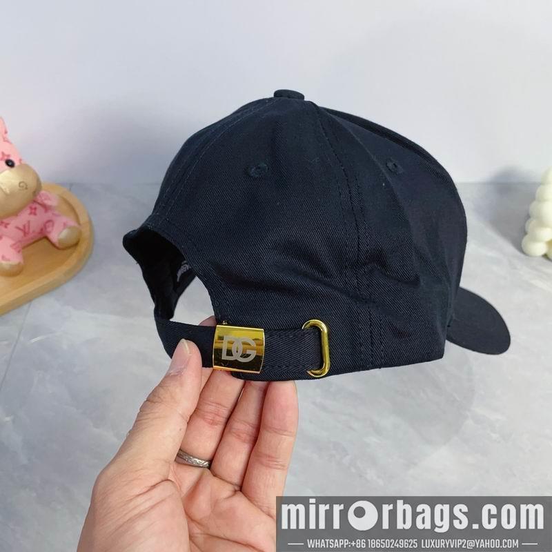 DG Hat dx15