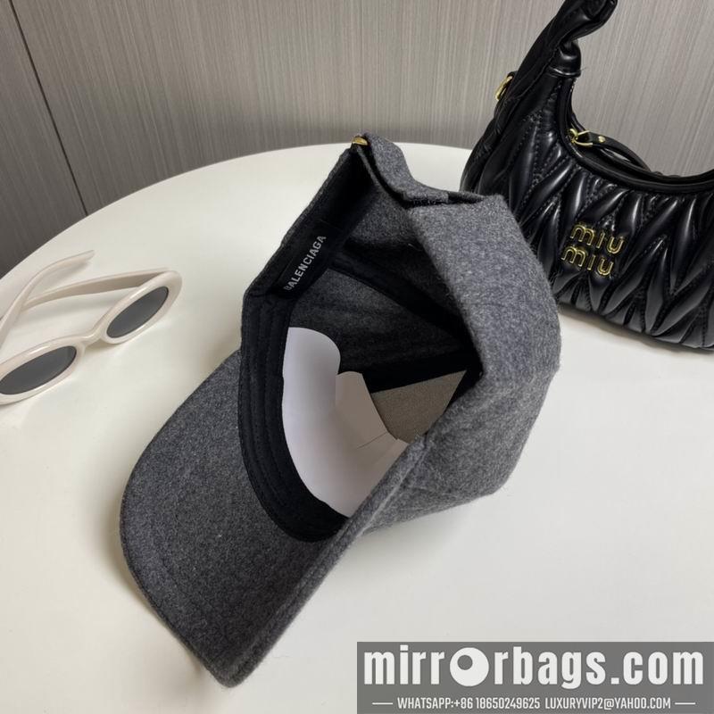 Balenciaga Hat dx113