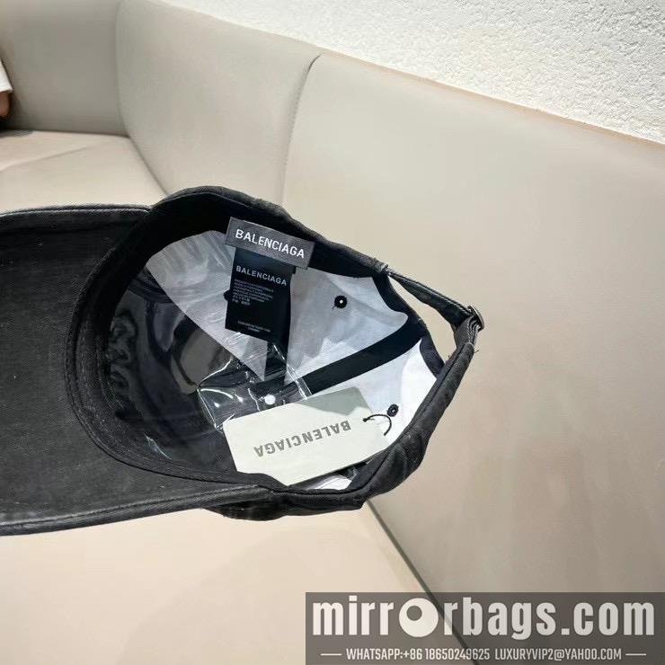 Balenciaga Hat 032002