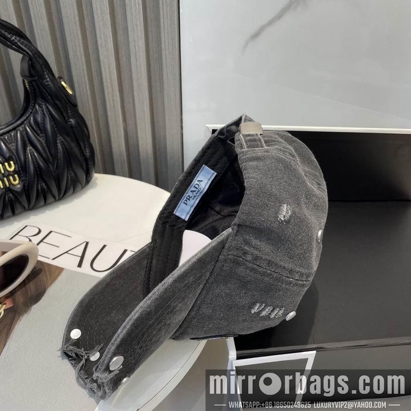 Prada Hat 040202