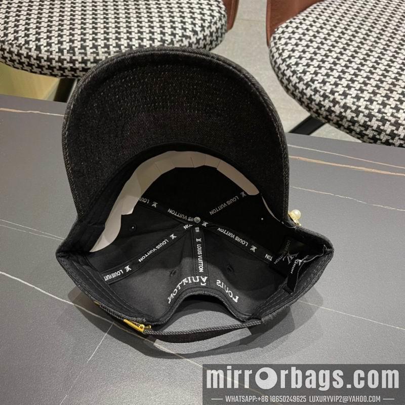 LV Hat 021002