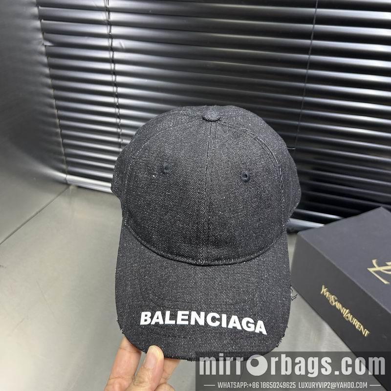 Balenciaga Hat dx21