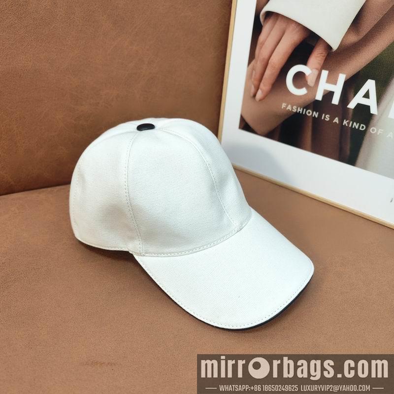 Gucci Hat dx13