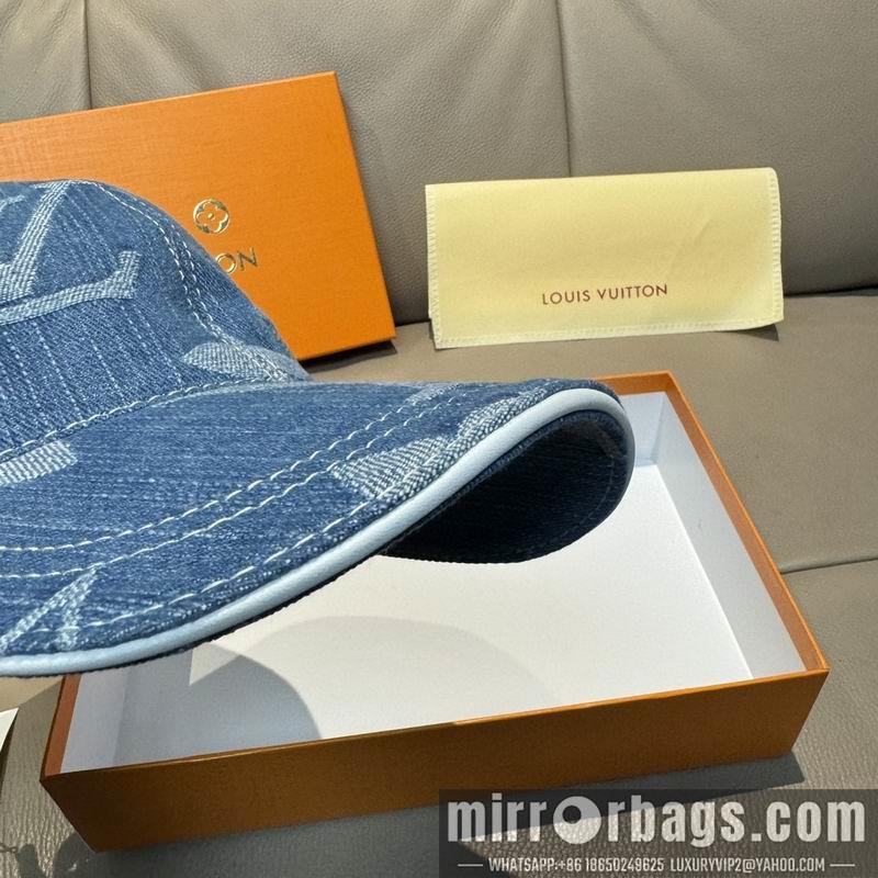 LV Hat dx122