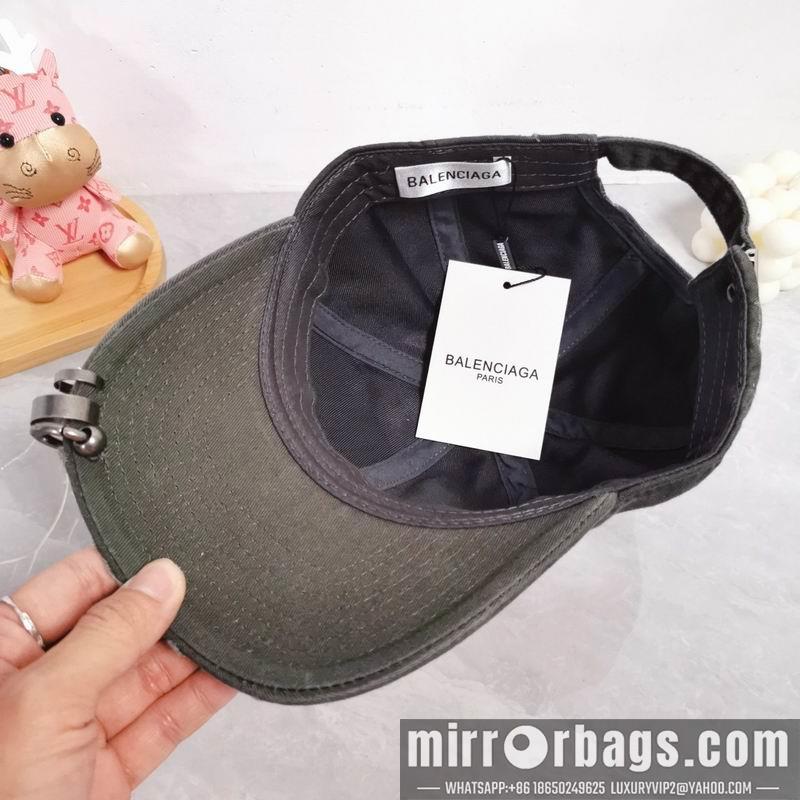 Balenciaga Hat dx18