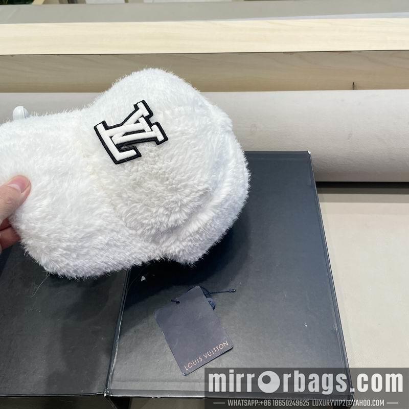 LV Hat 010402