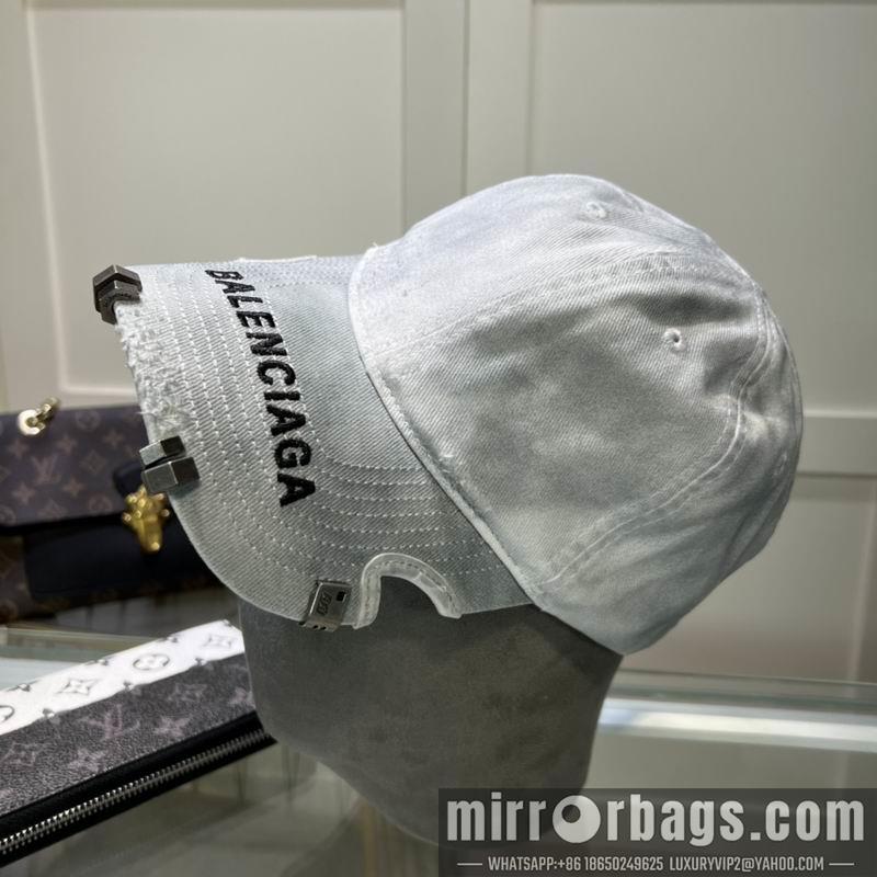Balenciaga Hat dx60