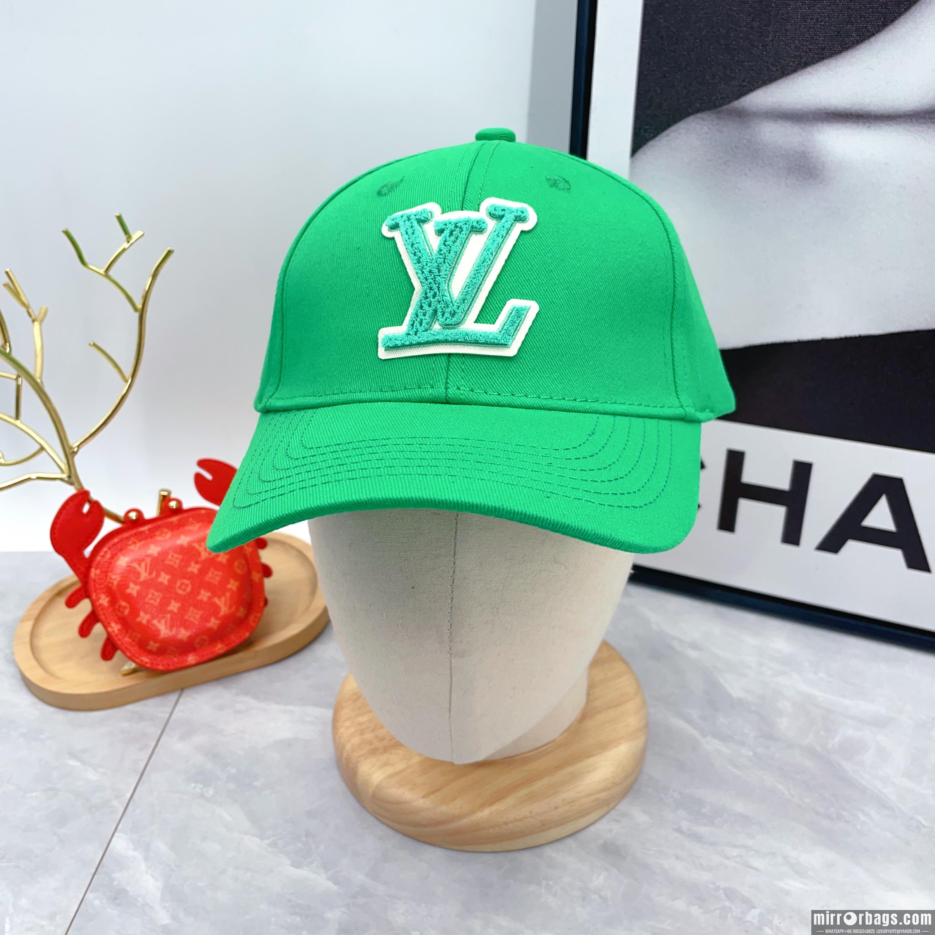 LV Hat dx04