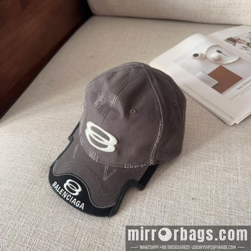 Balenciaga Hat dx21