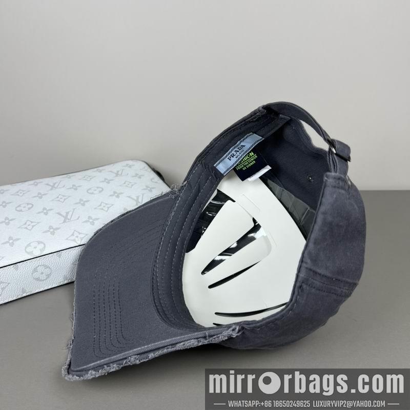 Prada Hat dx30