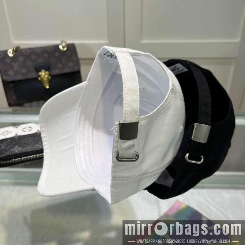 DG Hat dx01
