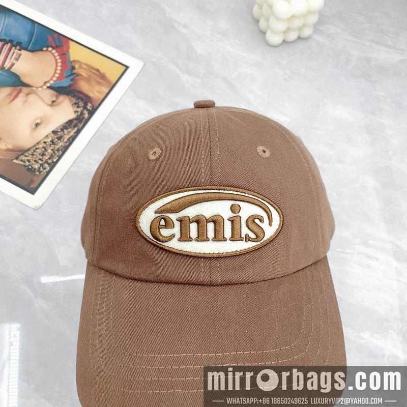 Emis Hat dx04