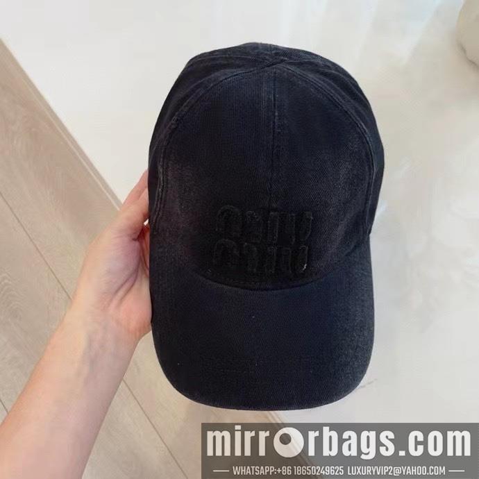 Miumiu Hat 091402