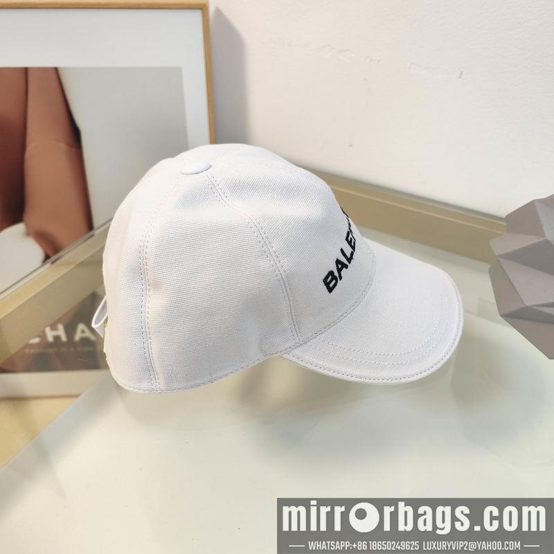 Balenciaga Hat dx80