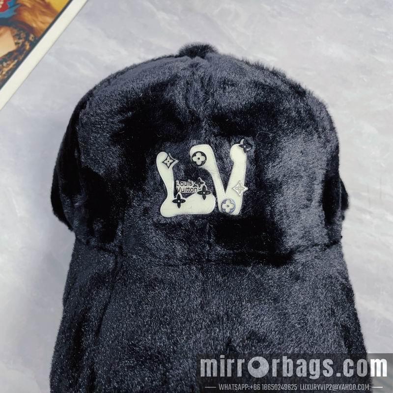 LV Hat dx100