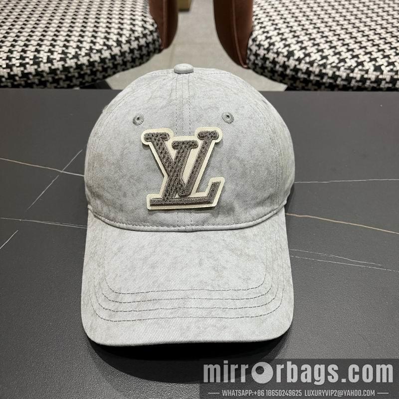 LV Hat 040204