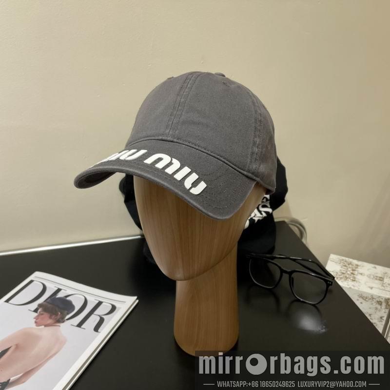 MiuMiu Hat 042701