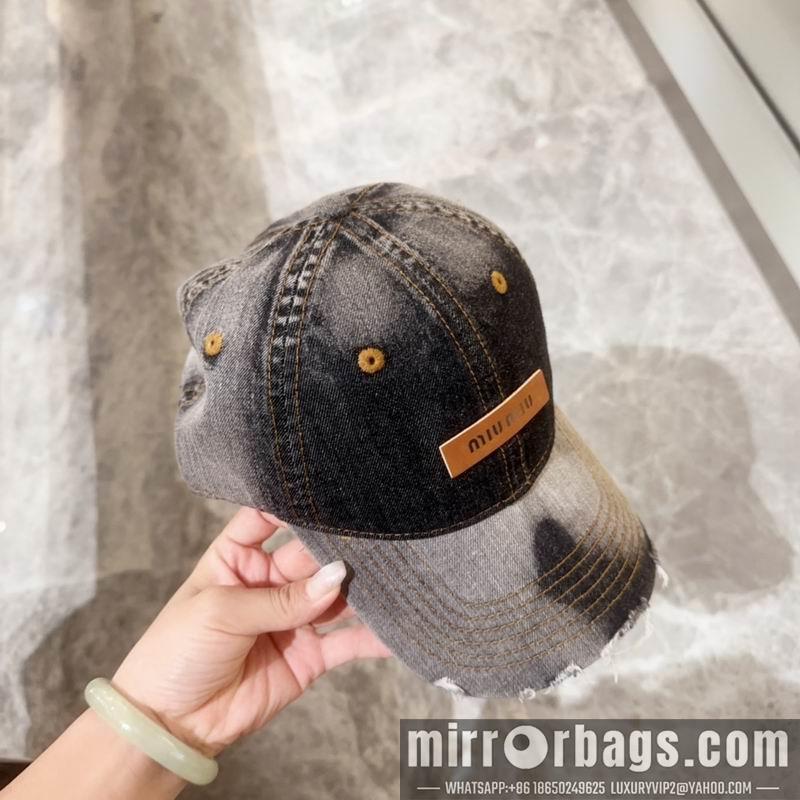 Miumiu Hat 090602