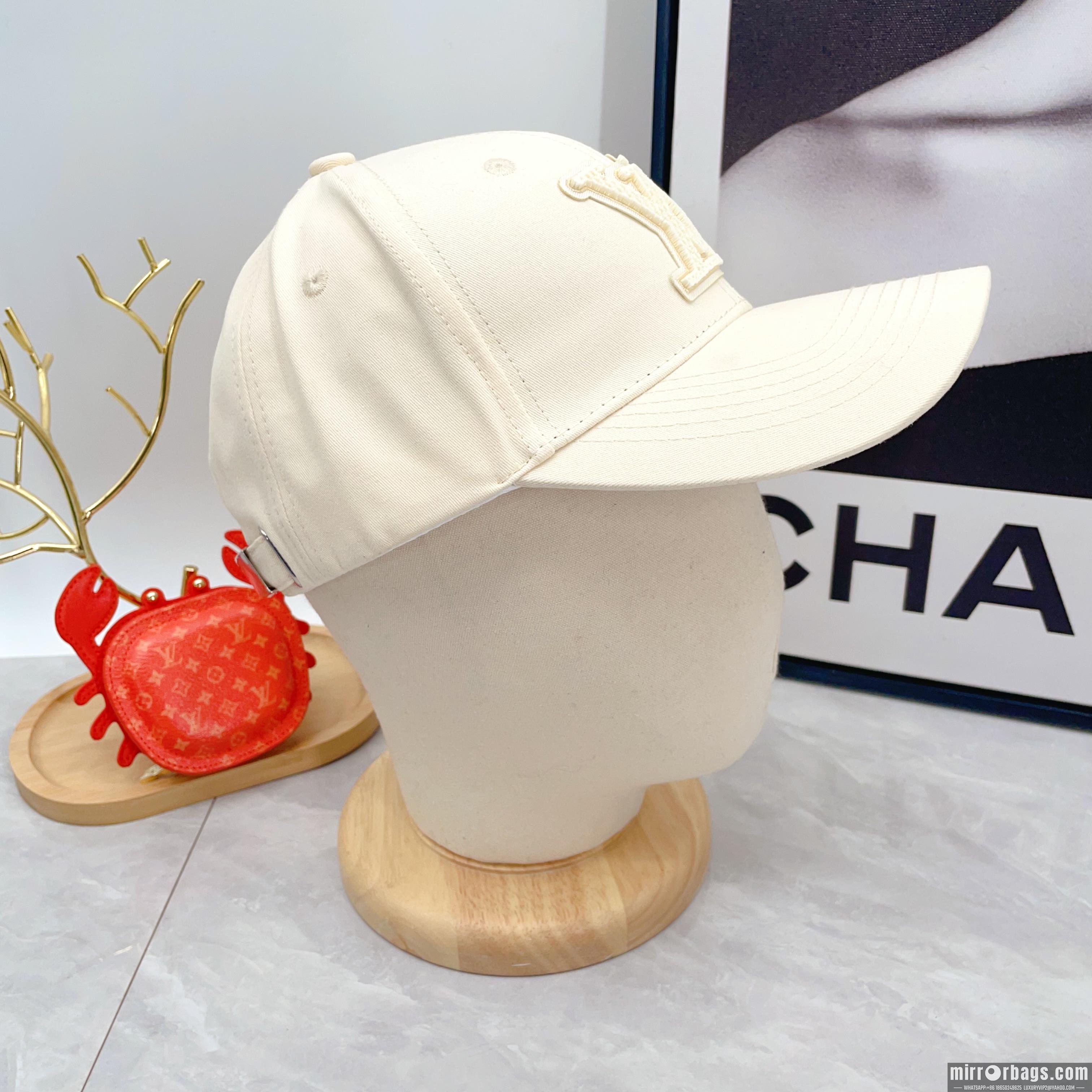 LV Hat dx04