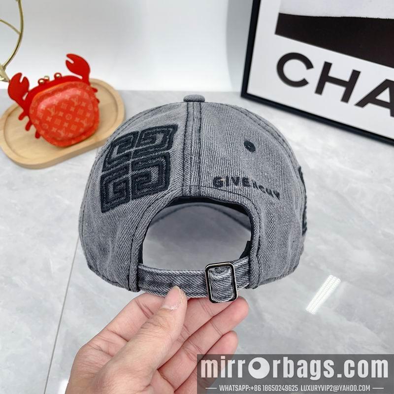Givenchy Hat dx08