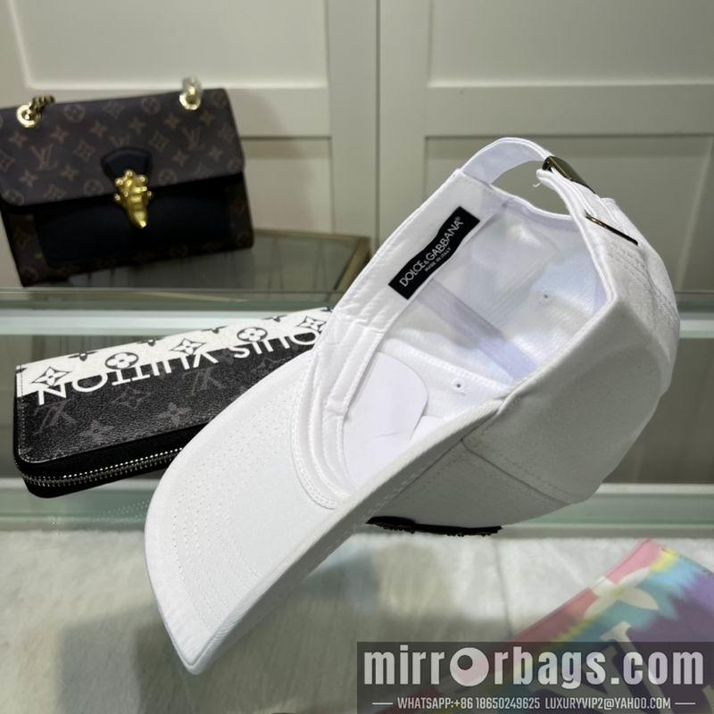 DG Hat dx04