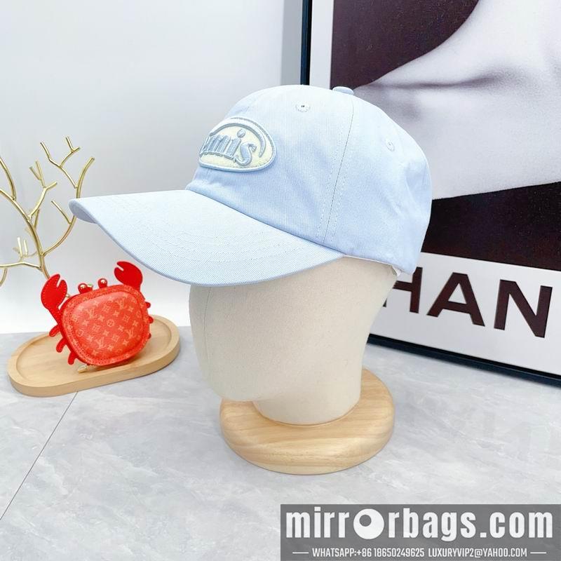 Emis Hat dx04