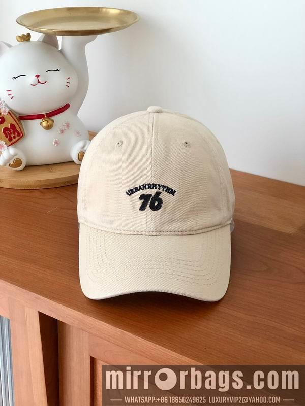 Other Hat 082601