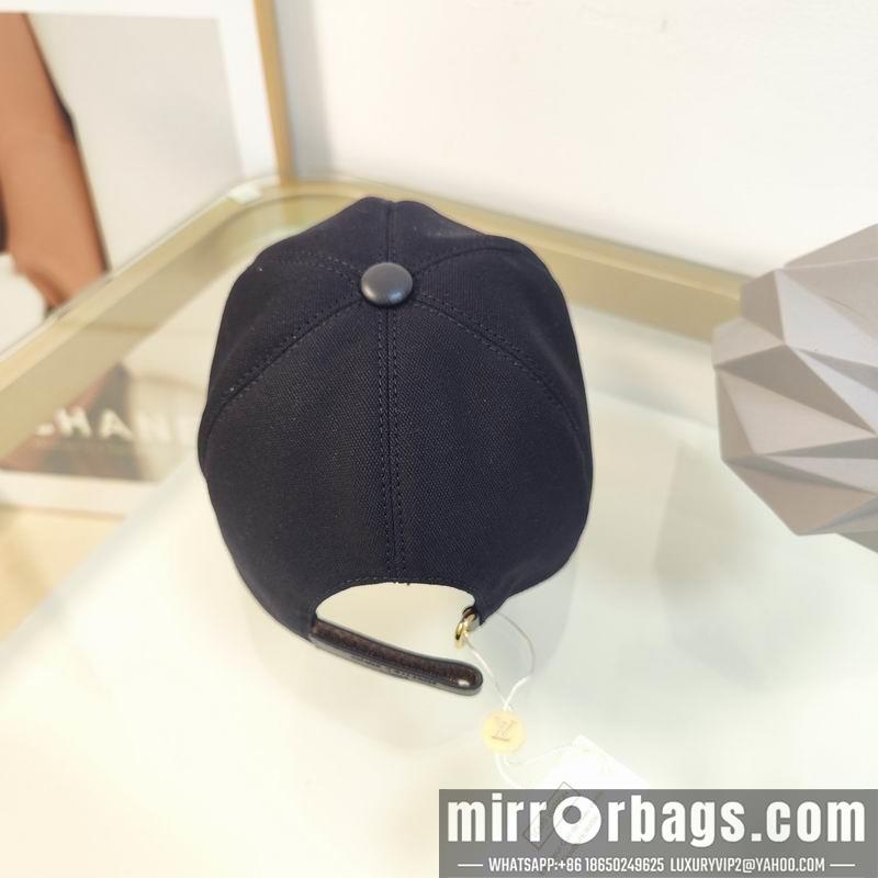 LV Hat dx111