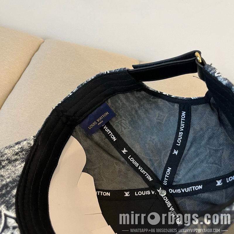 LV Hat dx39