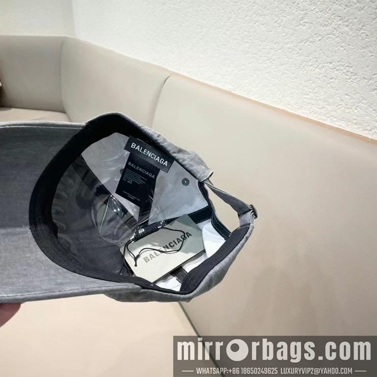 Balenciaga Hat 032002