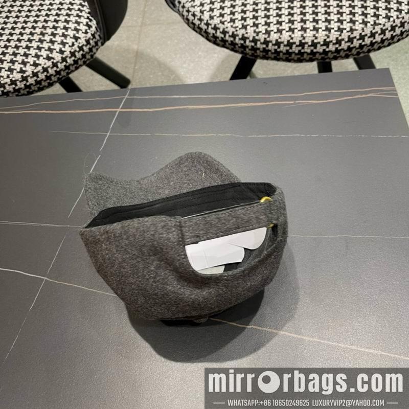 LV Hat 121401