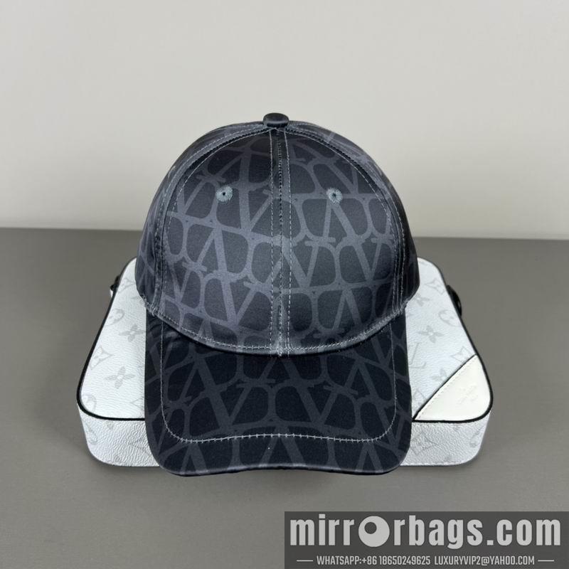 Valentino Hat dx03