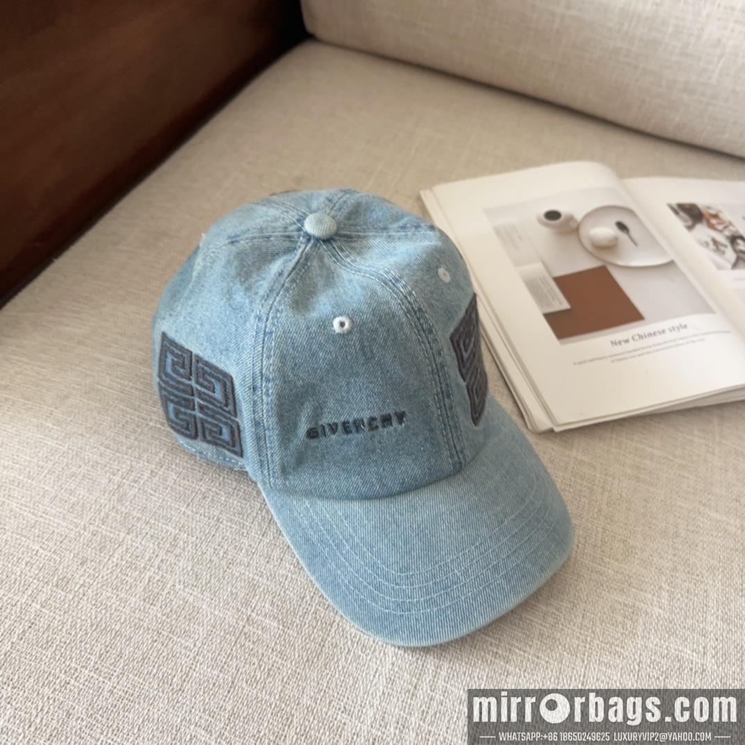 Givenchy Hat dx07