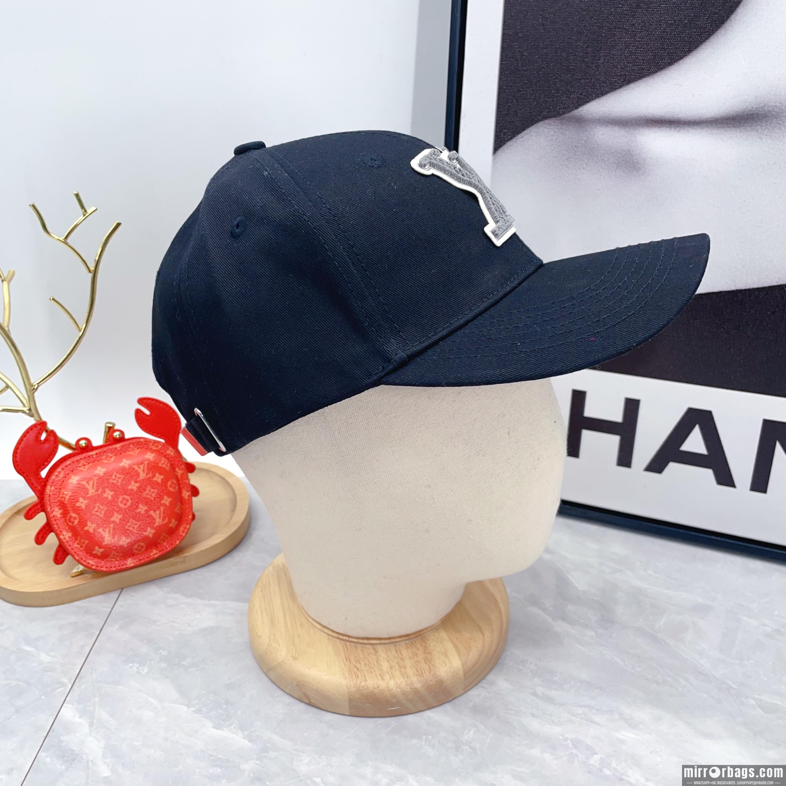 LV Hat dx04