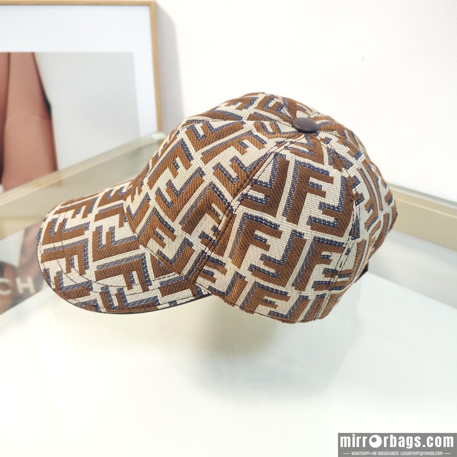Fendi Hat dx90