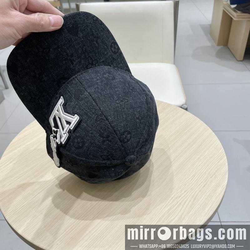 LV Hat 041404
