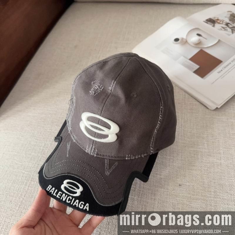 Balenciaga Hat dx21