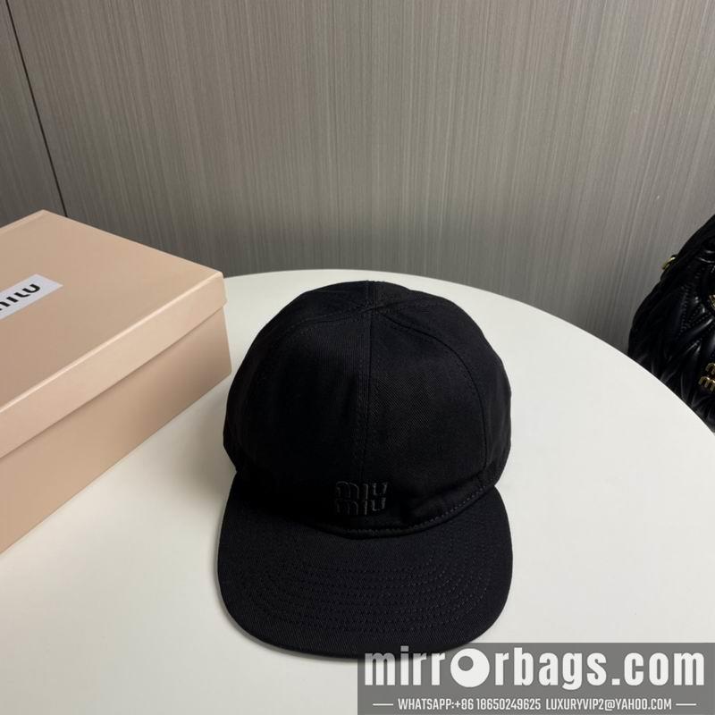 Miumiu Hat dx65