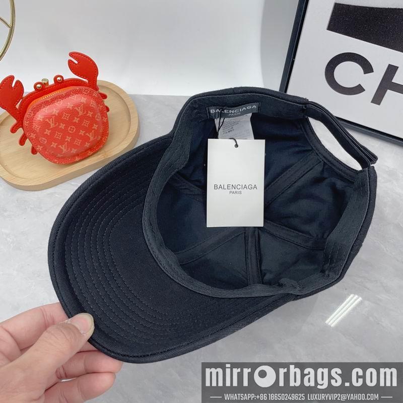 Balenciaga Hat dx03