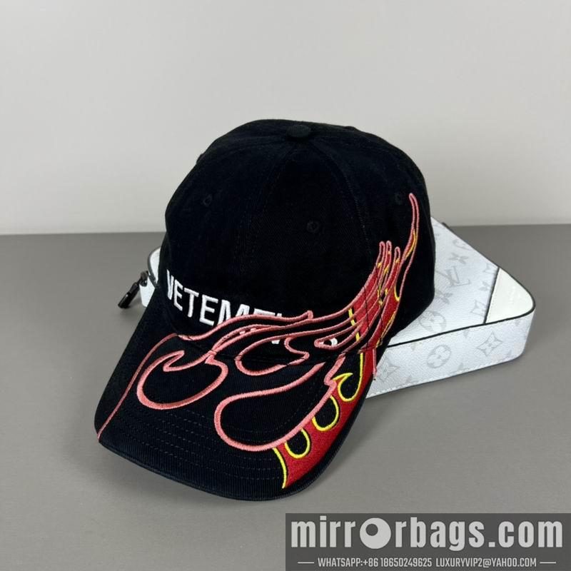 Vetements Hat dx01