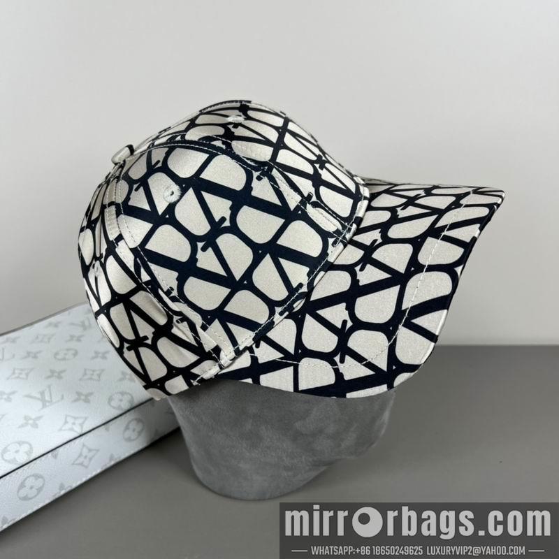 Valentino Hat dx03